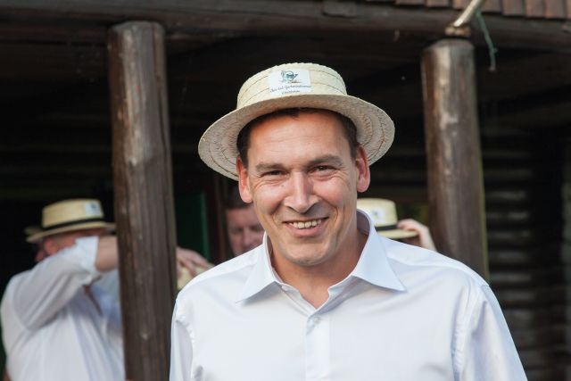 ak2014020