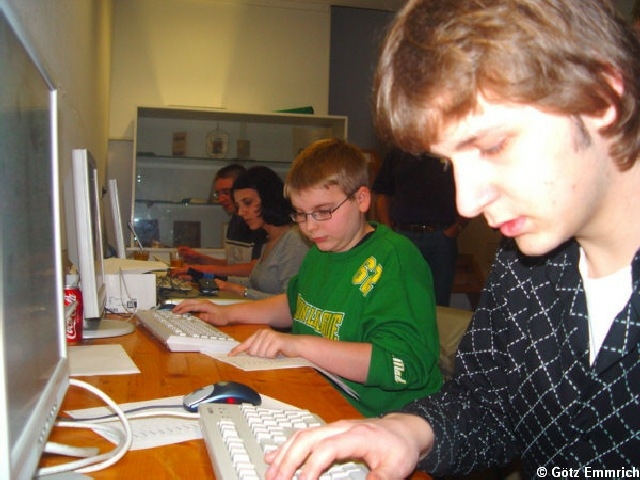 ak2006045