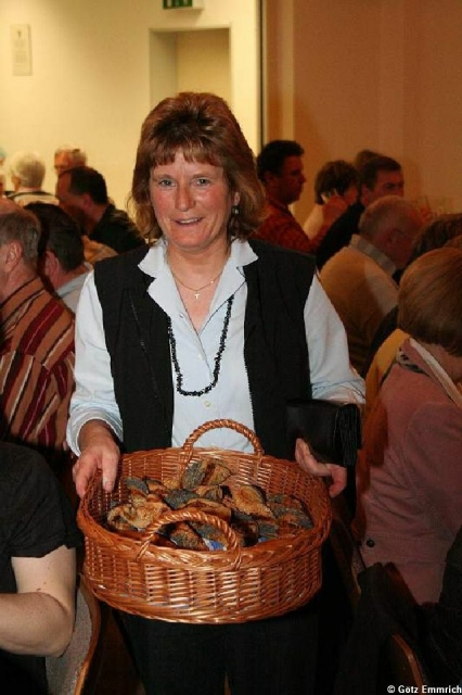 ak2008021